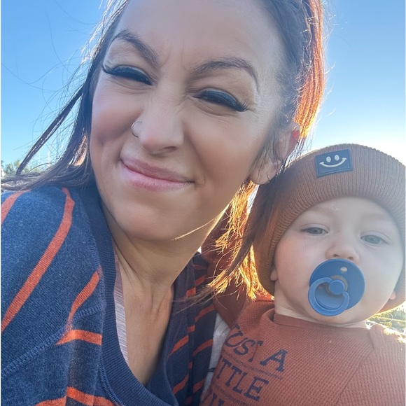 Meet your Posher, Cassandra - Picture 2 of 3